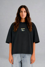 Camiseta 007 Ronsel — vista frontal en la modelo