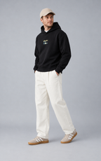 Sudadera 007 Ronsel — vista de tres cuartos en el modelo